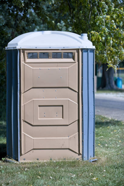 Best Portable restroom trailer rental  in Desert Aire, WA